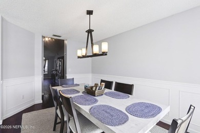LOCATION LOCATION LOCATION. Located close to beaches, downtown - photo 9