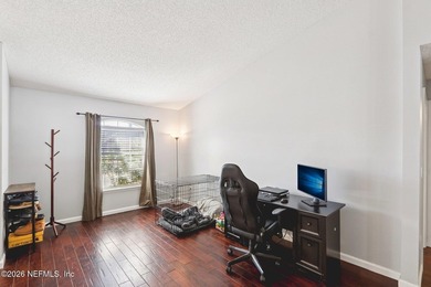 LOCATION LOCATION LOCATION. Located close to beaches, downtown - photo 10