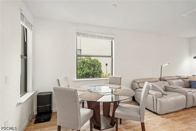 End-unit townhome with OVER $24,500 IN BUILDER UPGRADES. Custom - photo 5