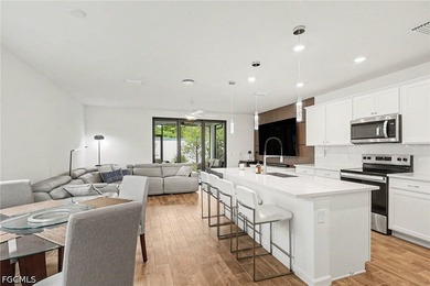 End-unit townhome with OVER $24,500 IN BUILDER UPGRADES. Custom - photo 7
