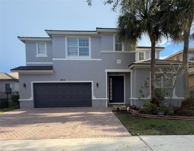 (private lake, pond, creek) Home For Sale in Weston Florida