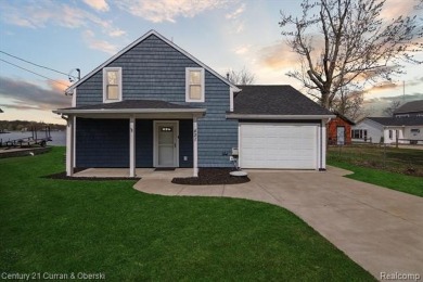 Gilletts Lake Home For Sale in Jackson Michigan