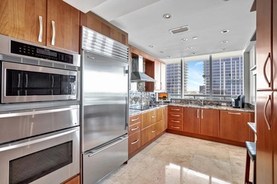 DIRECT OCEANFRONT CORNER WRAP-AROUND BALCONY RITZ CARLTON - photo 11