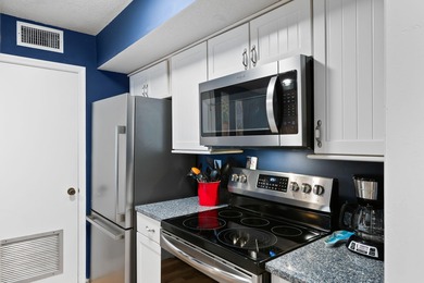 FANTASTIC RENTAL HISTORY!!! This oceanfront Pelican Watch Villa - photo 14