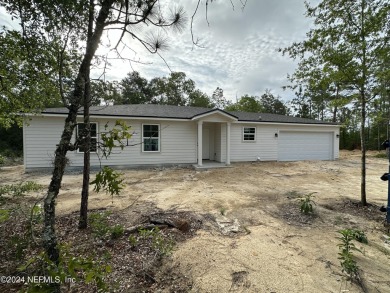 Lake Home For Sale in Keystone Heights, Florida