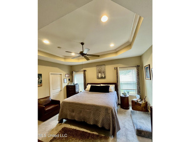 Immaculate 4 Bedroom Home in a Prime Location! Welcome to this - photo 14