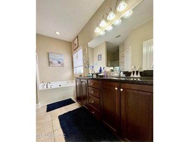 Immaculate 4 Bedroom Home in a Prime Location! Welcome to this - photo 16