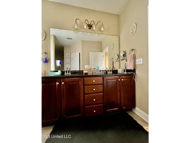 Immaculate 4 Bedroom Home in a Prime Location! Welcome to this - photo 17