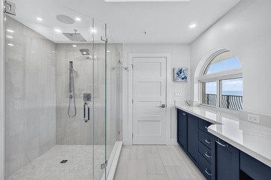 Ideally situated between the ocean and the Intracoastal, this - photo 17