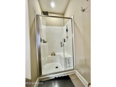 Immaculate 4 Bedroom Home in a Prime Location! Welcome to this - photo 19