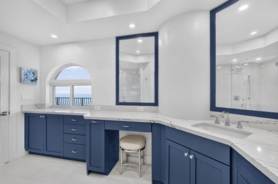 Ideally situated between the ocean and the Intracoastal, this - photo 19