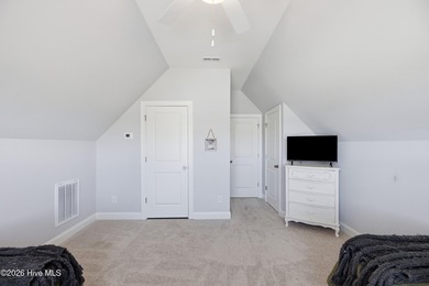 Beautiful single-floor living featuring tile, carpet, and luxury - photo 22