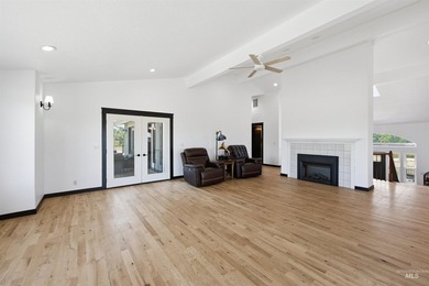 Spectacular riverfront retreat on 20 irrigated acres, secluded - photo 23