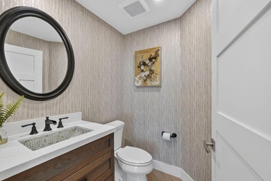 Ideally situated between the ocean and the Intracoastal, this - photo 26