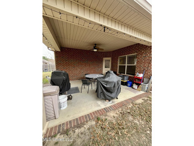 Immaculate 4 Bedroom Home in a Prime Location! Welcome to this - photo 31