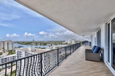 Ideally situated between the ocean and the Intracoastal, this - photo 31