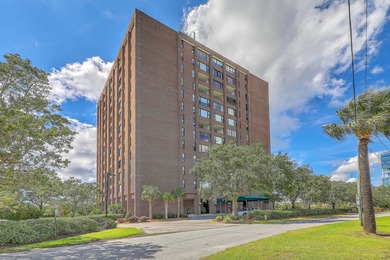 Spacious 3-bedroom, 3-bath residence in Ashley House, ideal for