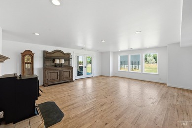 Spectacular riverfront retreat on 20 irrigated acres, secluded - photo 35