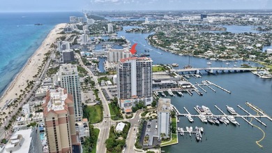 Ideally situated between the ocean and the Intracoastal, this - photo 35