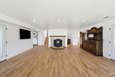 Spectacular riverfront retreat on 20 irrigated acres, secluded - photo 36