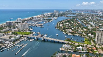 Ideally situated between the ocean and the Intracoastal, this - photo 37