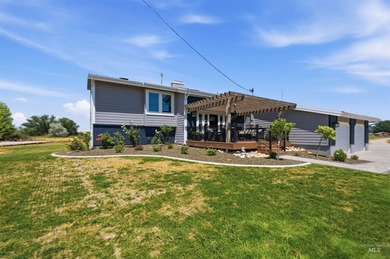 Spectacular riverfront retreat on 20 irrigated acres, secluded - photo 47