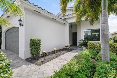 Experience refined living in this Cayman model located in Marina - photo 4