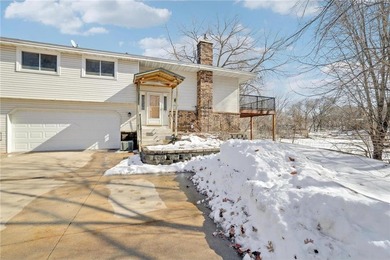 (private lake, pond, creek) Townhome/Townhouse Active Under Contract in Burnsville Minnesota