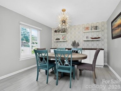 Beautiful mid-century modern nestled on the golf course in the - photo 11