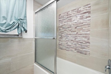 Beautifully updated 2-bedroom, 2-bath penthouse condo in the - photo 12