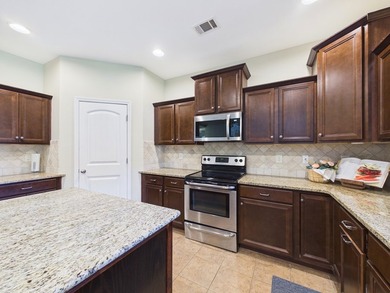 Beautiful Traditional Craftsman-style home in sought-after - photo 13