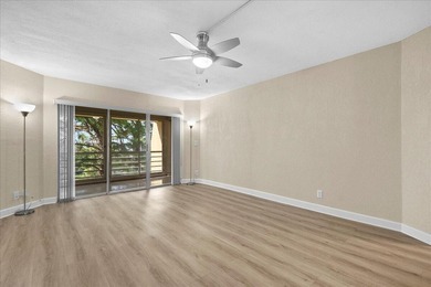 Beautifully updated 2-bedroom, 2-bath penthouse condo in the - photo 17