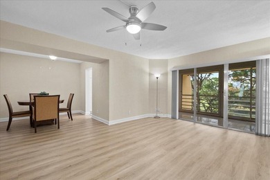 Beautifully updated 2-bedroom, 2-bath penthouse condo in the - photo 18