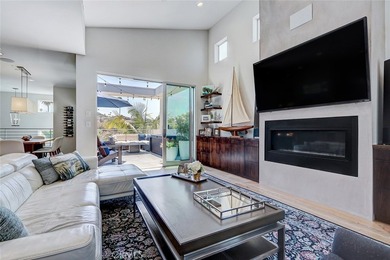 Front unit townhouse. Tons of natural light throughout the house - photo 20
