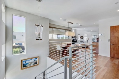 Front unit townhouse. Tons of natural light throughout the house - photo 23