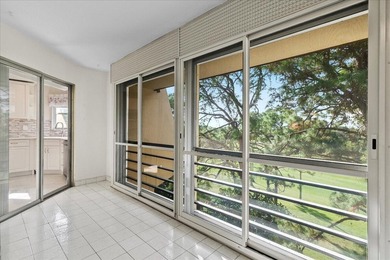 Beautifully updated 2-bedroom, 2-bath penthouse condo in the - photo 24
