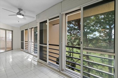 Beautifully updated 2-bedroom, 2-bath penthouse condo in the - photo 26