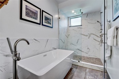 Front unit townhouse. Tons of natural light throughout the house - photo 31