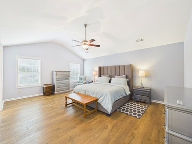 Beautiful Traditional Craftsman-style home in sought-after - photo 32