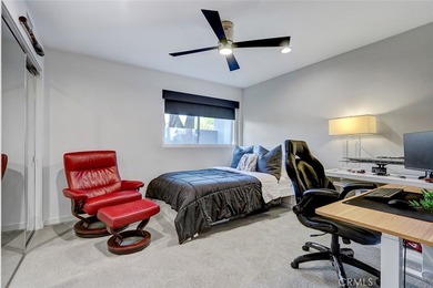 Front unit townhouse. Tons of natural light throughout the house - photo 32