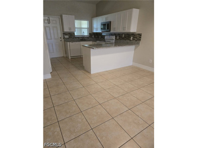 Beautifully maintained duplex on a corner lot, New Kitchen - photo 5