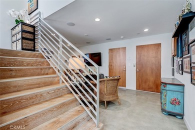Front unit townhouse. Tons of natural light throughout the house - photo 35