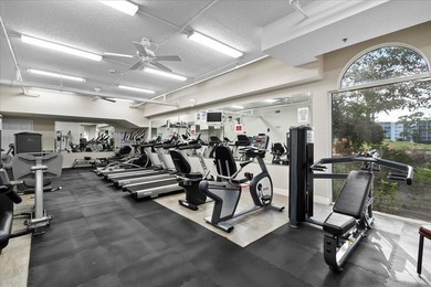 Beautifully updated 2-bedroom, 2-bath penthouse condo in the - photo 36
