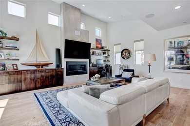 Front unit townhouse. Tons of natural light throughout the house - photo 37