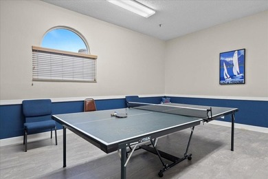 Beautifully updated 2-bedroom, 2-bath penthouse condo in the - photo 37