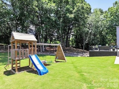 Beautiful mid-century modern nestled on the golf course in the - photo 38