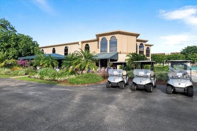 Beautifully updated 2-bedroom, 2-bath penthouse condo in the - photo 40