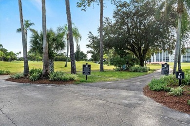 Beautifully updated 2-bedroom, 2-bath penthouse condo in the - photo 41