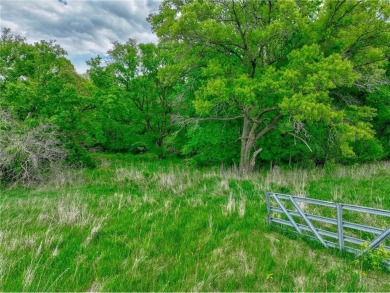 Lake Acreage For Sale in Kinnickinnic Twp, Wisconsin