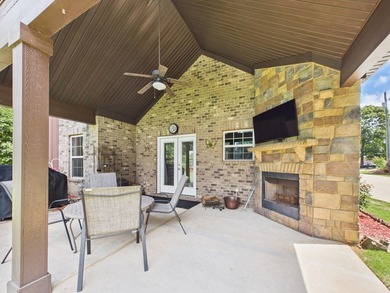 Beautiful Traditional Craftsman-style home in sought-after - photo 43